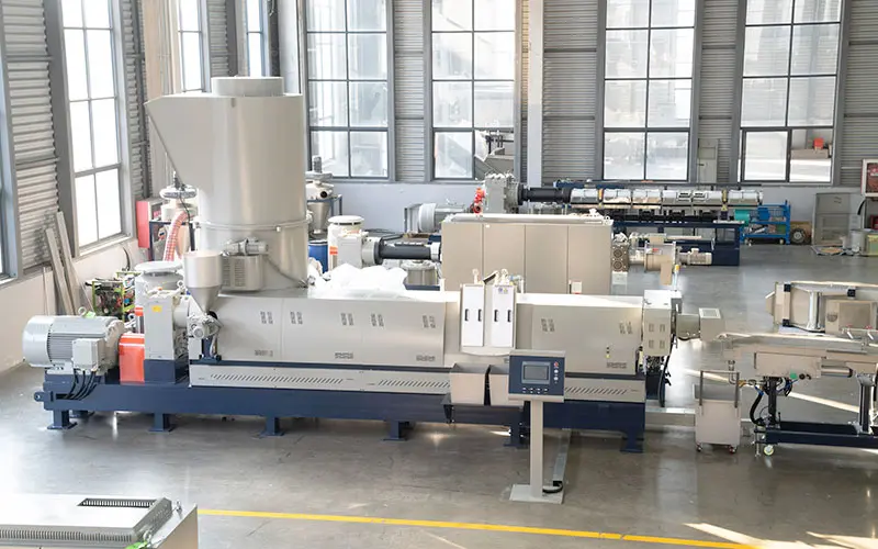 BOPET film pelletizing machine 6 pet-film-recycling-pelletzer