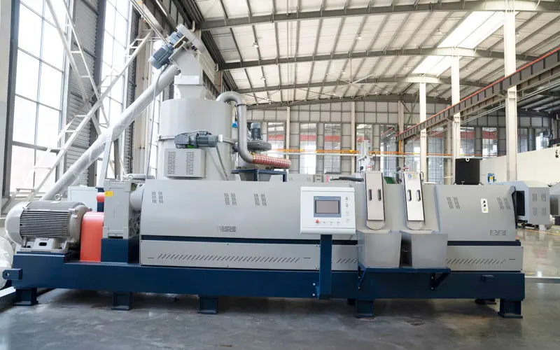 PET Bottle Granulator | PET Bottle Pelletizer & PET Flake Pelletizing Machine 5 Pet-bottle-granulator-machine
