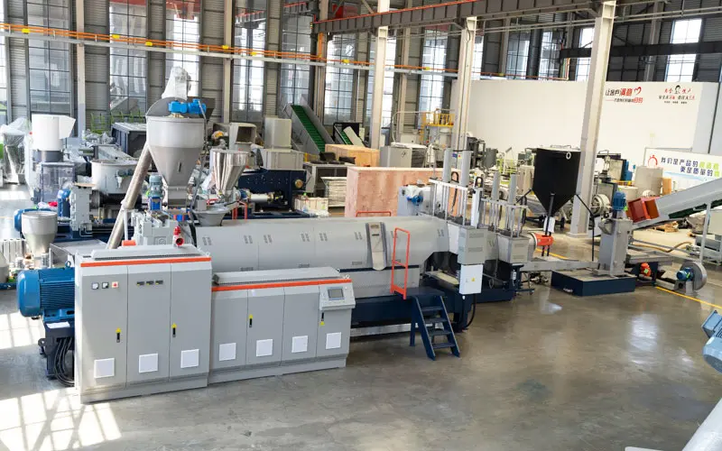 PET Bottle Granulator | PET Bottle Pelletizer & PET Flake Pelletizing Machine 6 PET-pelletizing-machine-for-fiber-grade