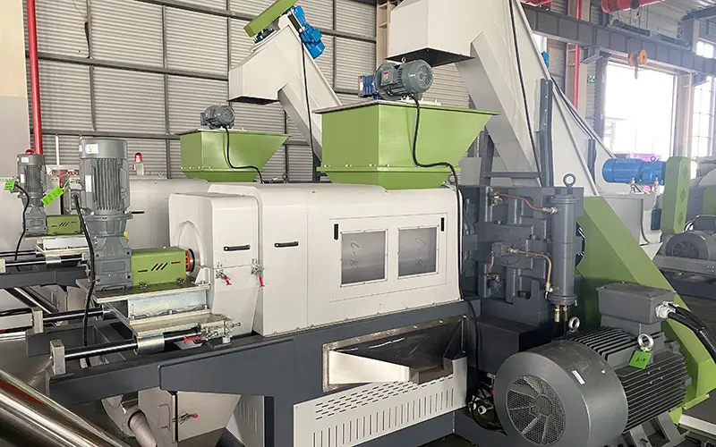 Squeezing Dryer | Plastic Squeezer Machine &Plastic Dewatering Machine 5 plastic-dryer