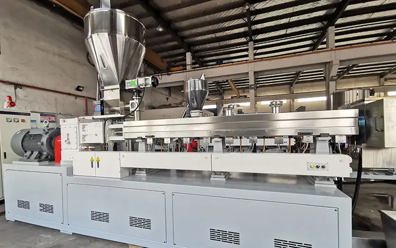 Twin Screw Plastic Granulator – High Efficiency Twin Screw Compounding Extruder for Complete Pelletizing Line 6 twin-screw-extruder-plastic-granulator